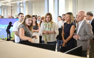 La alcaldesa de Valencia, María José Catalá, asiste a la inauguración del espacio Valencia Game City